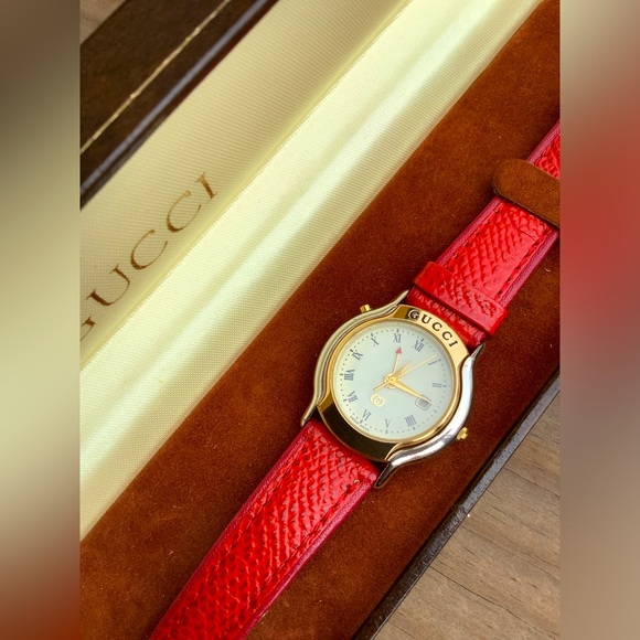 Ladies GUCCI nice dressy watch ??? main image 9